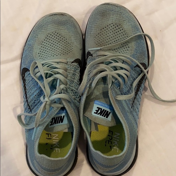 nike running sneakers - Picture 3 of 3